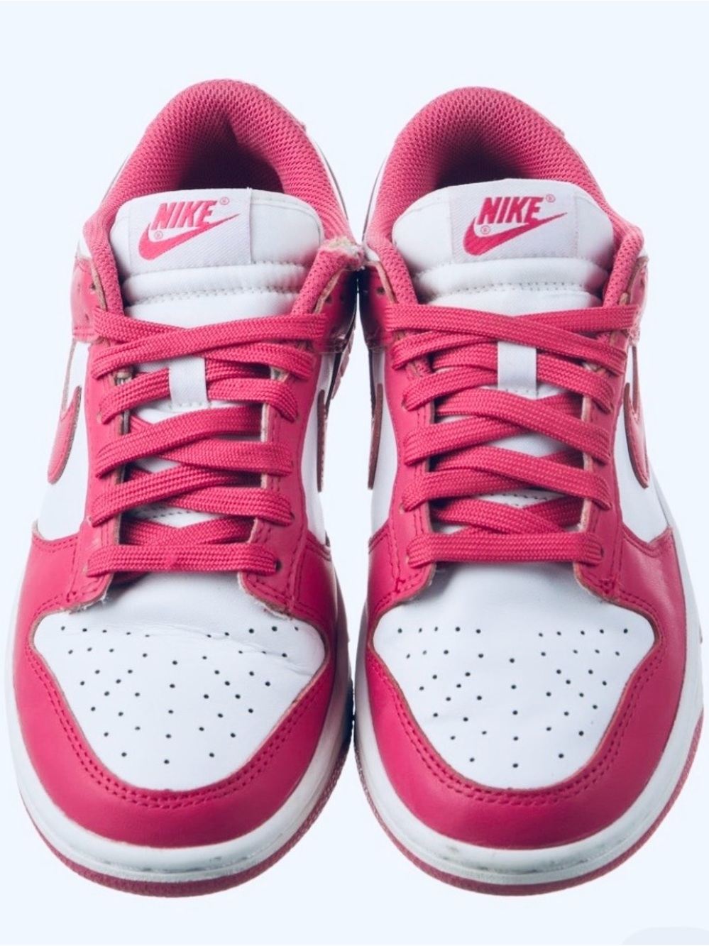 Woman Nike’s Low-Top Sneakers in Pink and White excellent condition